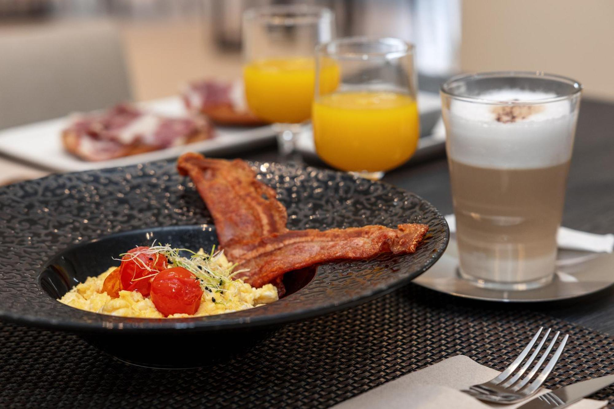 Ohtels Gran Hotel Almeria Ngoại thất bức ảnh